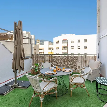 Modern 1 Bedroom Apartment, Steps From The Sea & Downtown Apartment Marbella