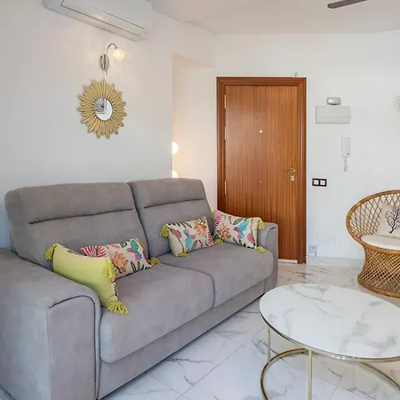 Modern 1 Bedroom Apartment, Steps From The Sea & Downtown Appartement *