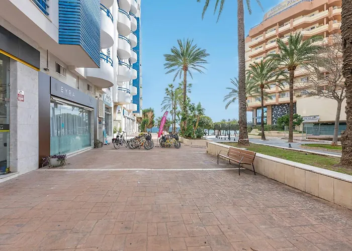 Modern 1 Bedroom Apartment, Steps From The Sea & Downtown