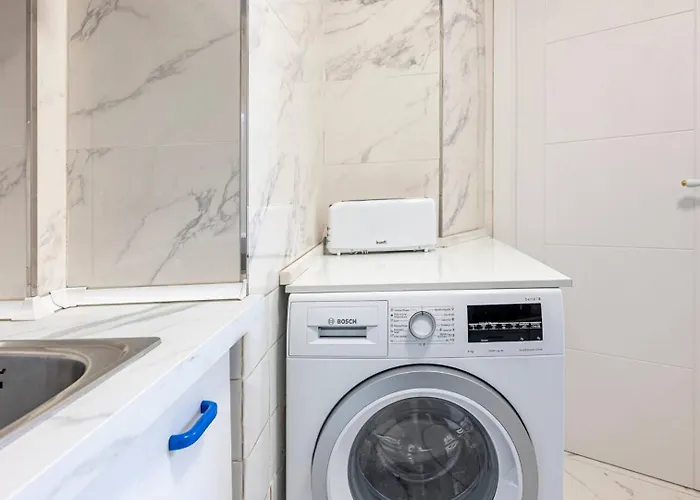 Apartmán Modern 1 Bedroom Apartment, Steps From The Sea & Downtown