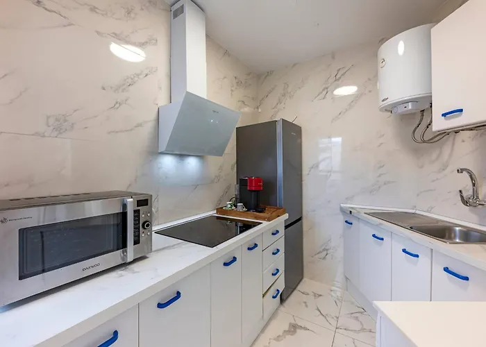 Apartmán Modern 1 Bedroom Apartment, Steps From The Sea & Downtown *