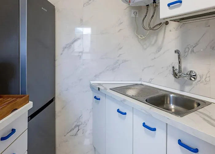 Apartmán Modern 1 Bedroom Apartment, Steps From The Sea & Downtown *