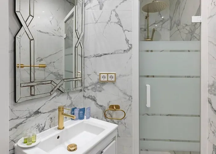 Apartmán Modern 1 Bedroom Apartment, Steps From The Sea & Downtown *