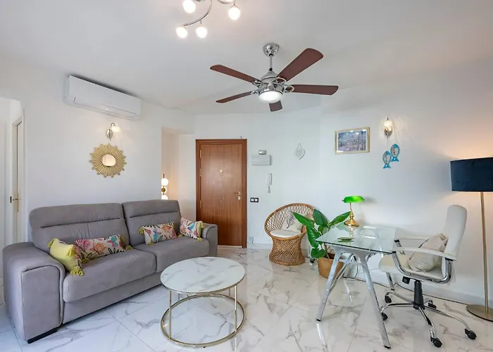 Modern 1 Bedroom Apartment, Steps From The Sea & Downtown Daire