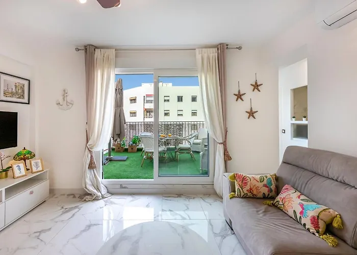 Apartmán Modern 1 Bedroom Apartment, Steps From The Sea & Downtown